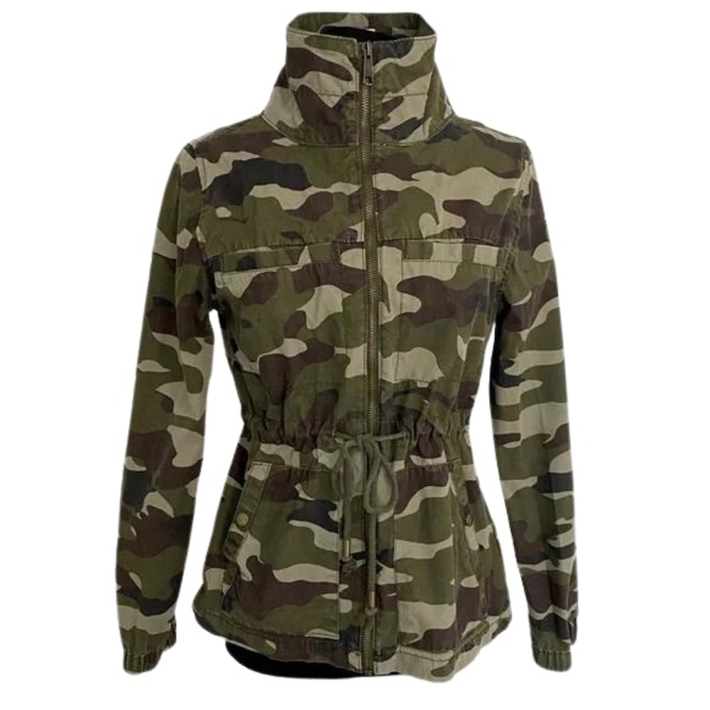 Old Navy women’s camo field jacket w snap side pockets & cinchable waist…